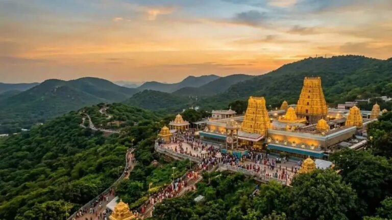 తిరుమల ఏడు కొండలు మరియు శ్రీ వెంకటేశ్వర స్వామి ఆలయం